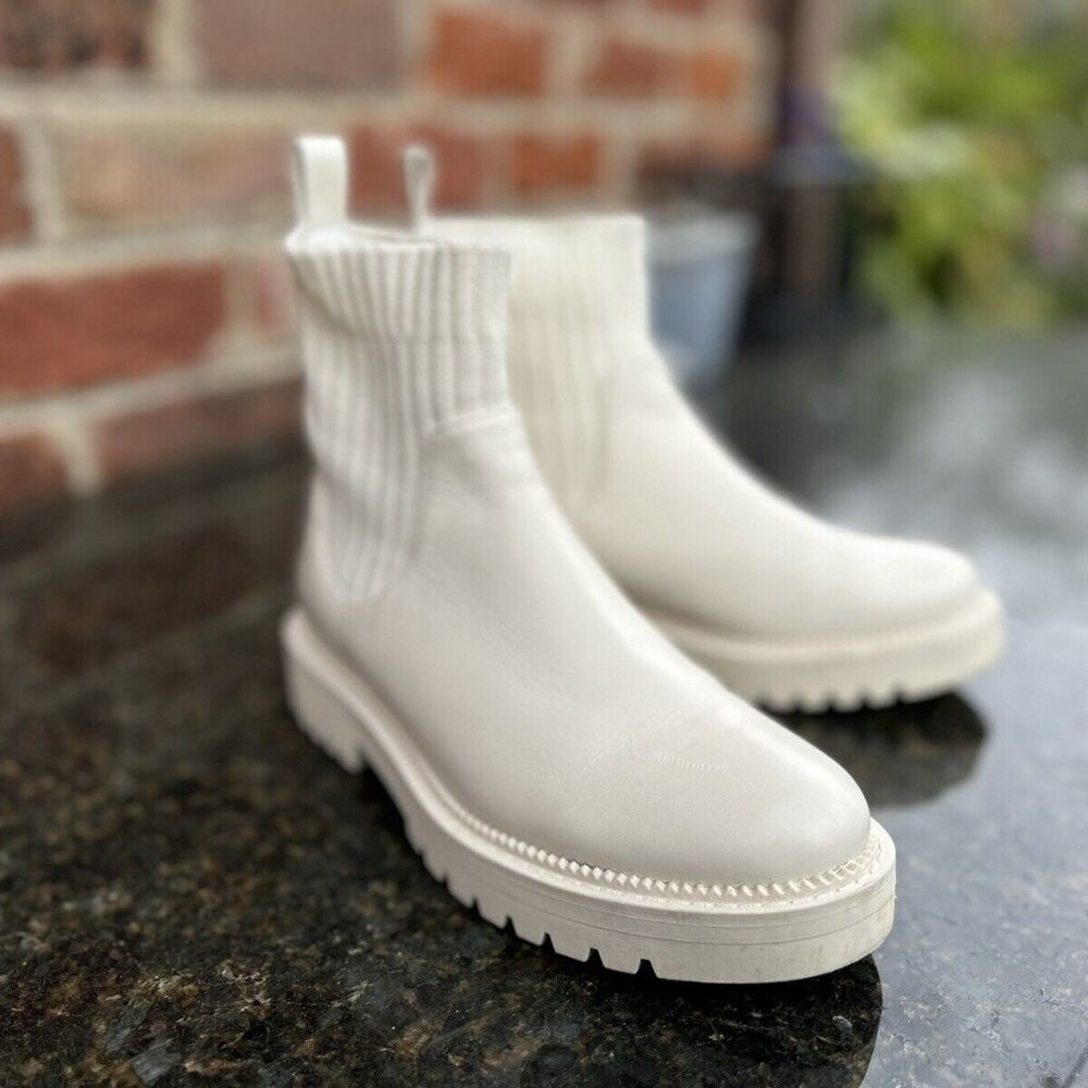 Blondo Women's Waterproof Hallie White Ankle Boot Size 5.5